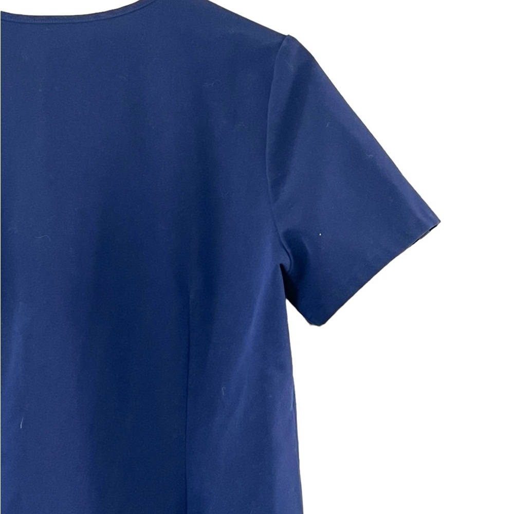 FIGS | Blue v-neck short sleeve technician medical scrubs shirt size med… - Picture 7 of 8